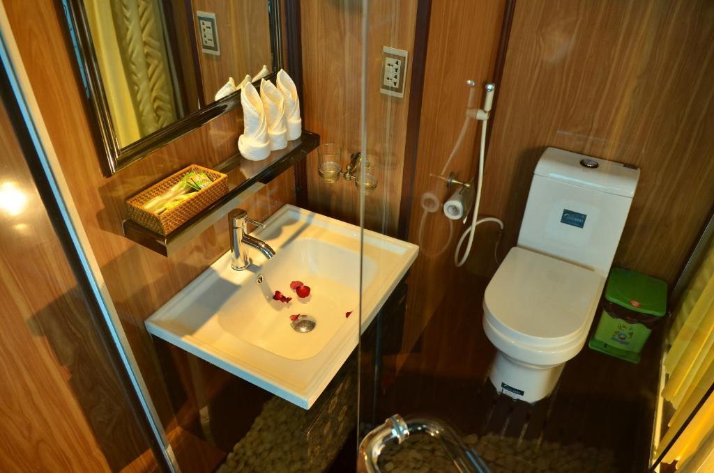 Hotel Garden Bay Premium Cruise Hạ Long Exterior foto